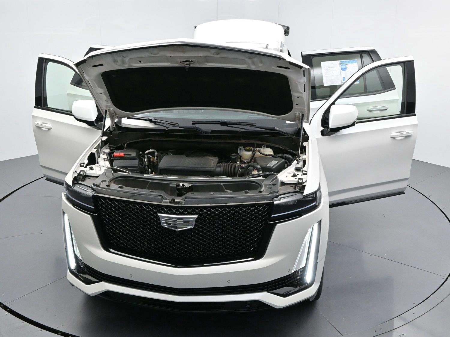 Used 2021 CRYSTAL WHITE TRICOAT Cadillac Sport Platinum image 53
