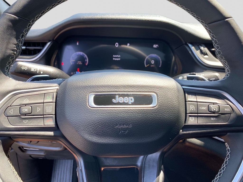 Used 2025 Black Jeep Altitude X image 19