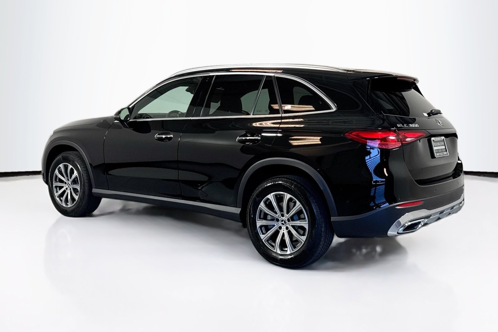 New 2026 Black Mercedes-Benz GLC 300 image 7