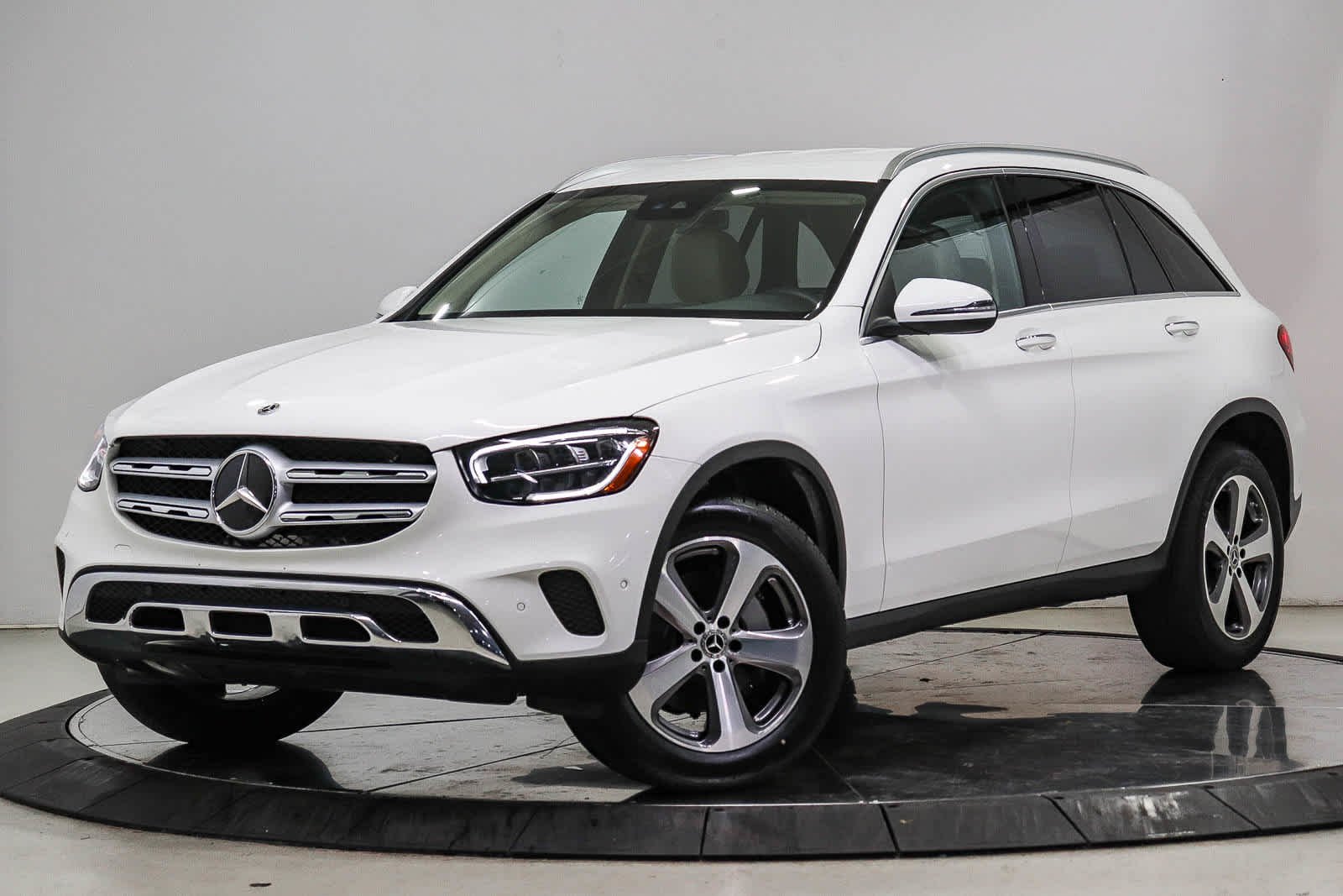 Used 2022 Polar White Mercedes-Benz GLC 300 image 1