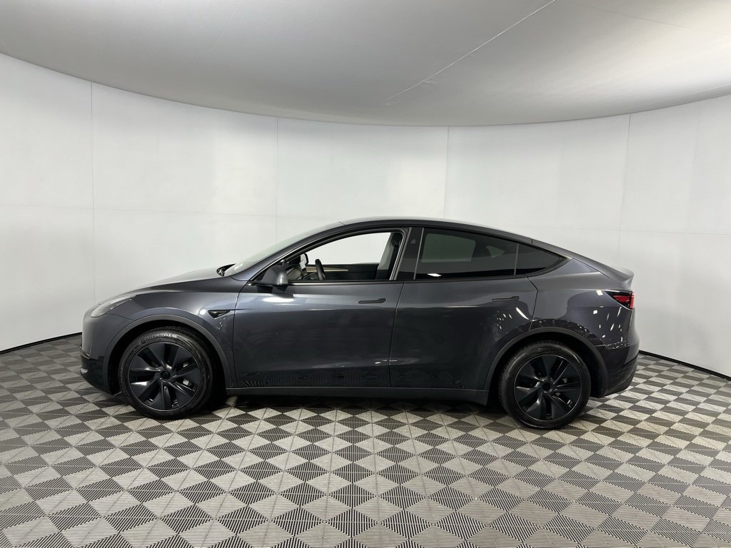 2025 Tesla Model Y Long Range photo 3