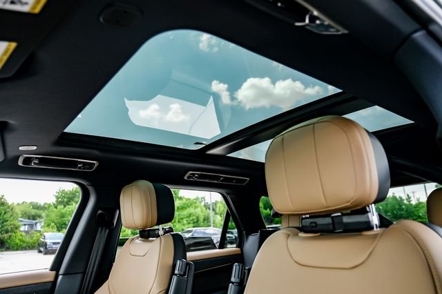 New 2026  Land Rover Dynamic SE image 4