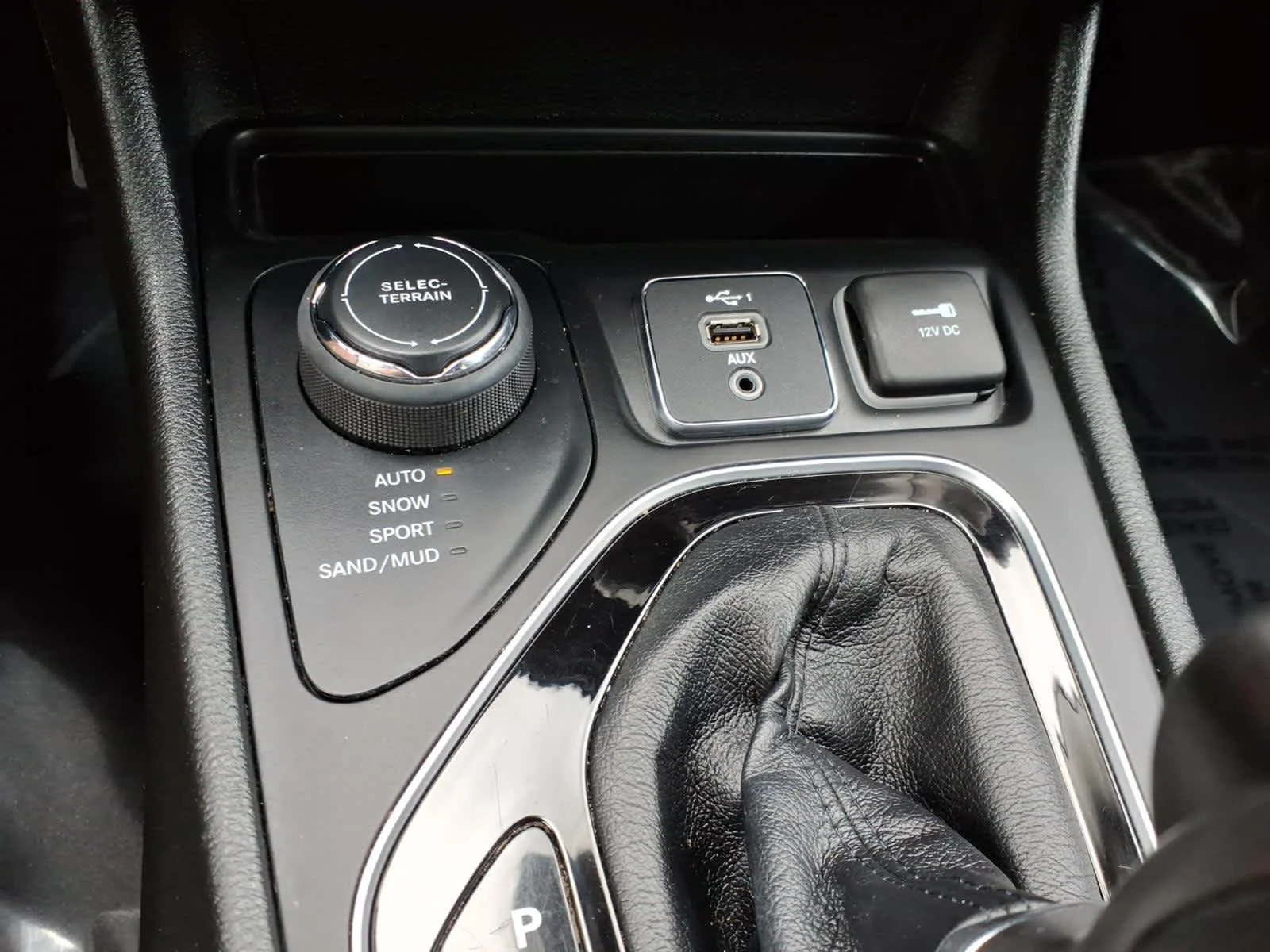 Certified Used 2022 STING Jeep Limited image 25