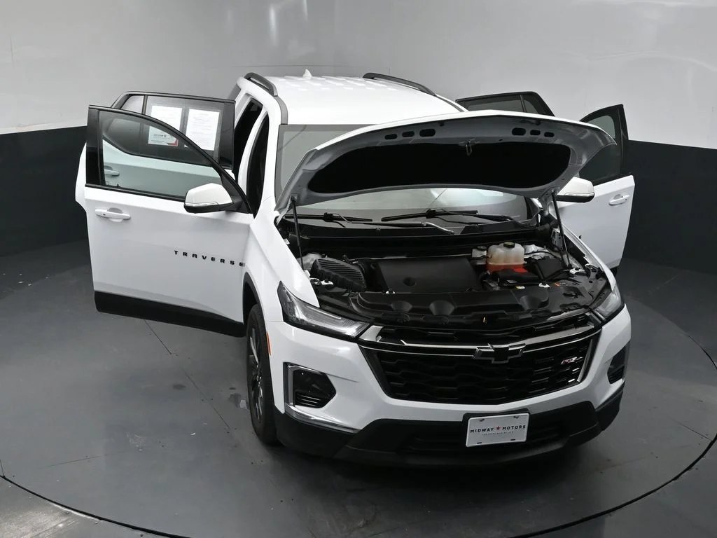 Used 2024 White Chevrolet RS image 40