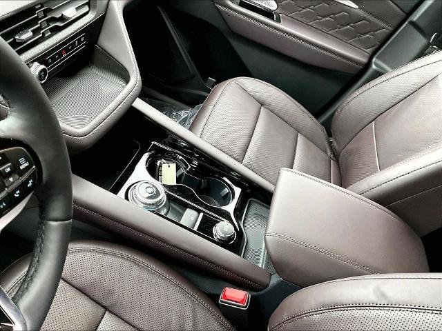 New 2026 Star White Metallic Tri-Coat Ford Platinum image 22
