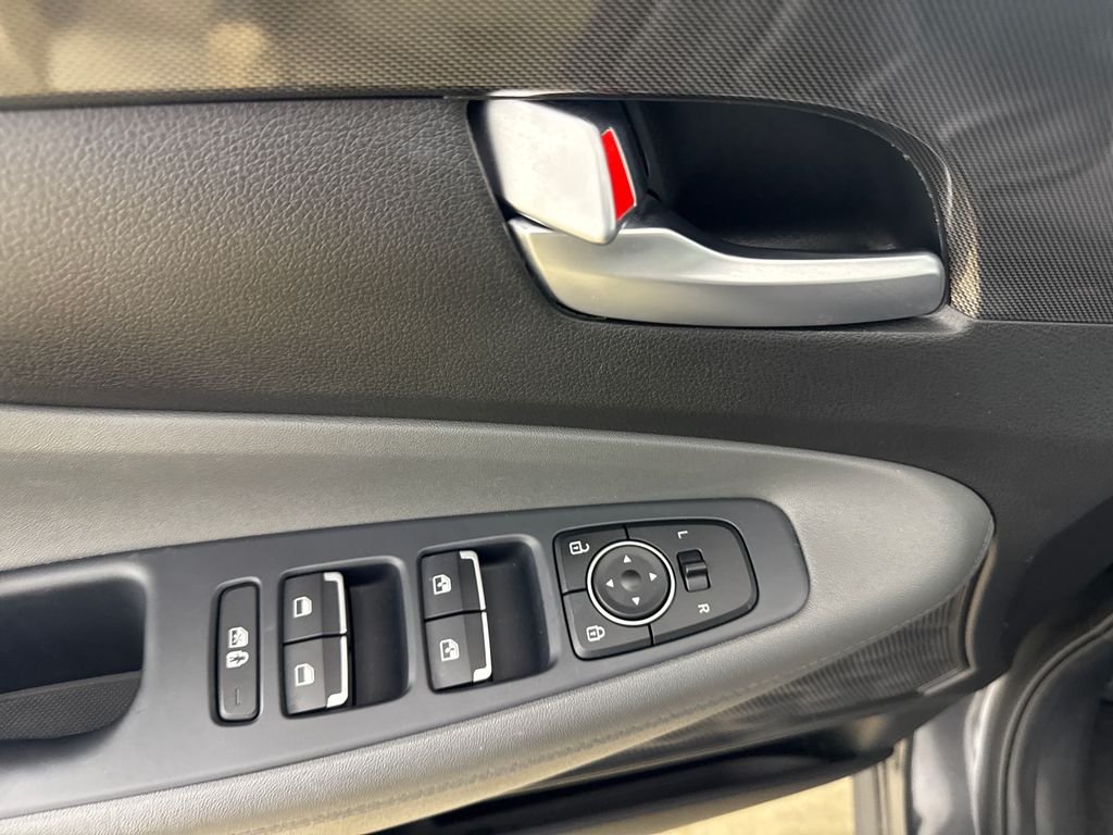 Used 2021 Gray Hyundai SEL image 17