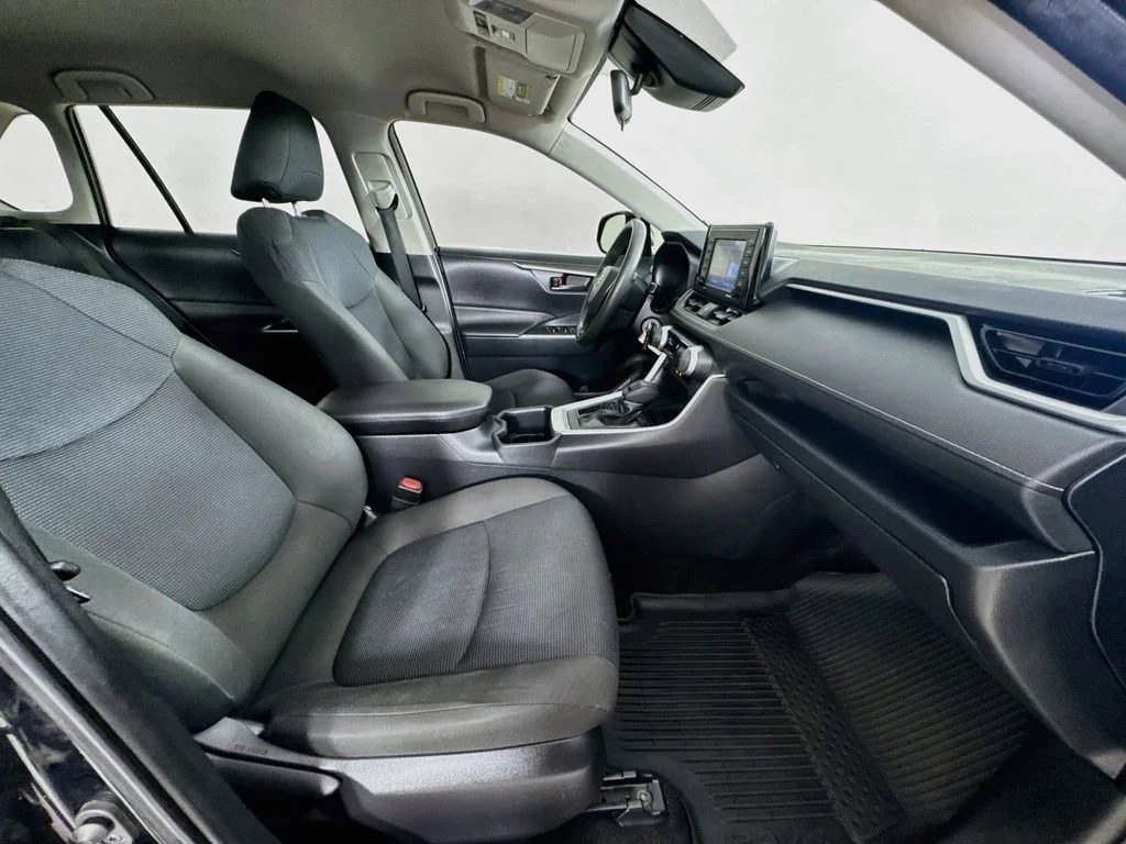 Used 2022 Midnight Black Metallic Toyota LE image 33