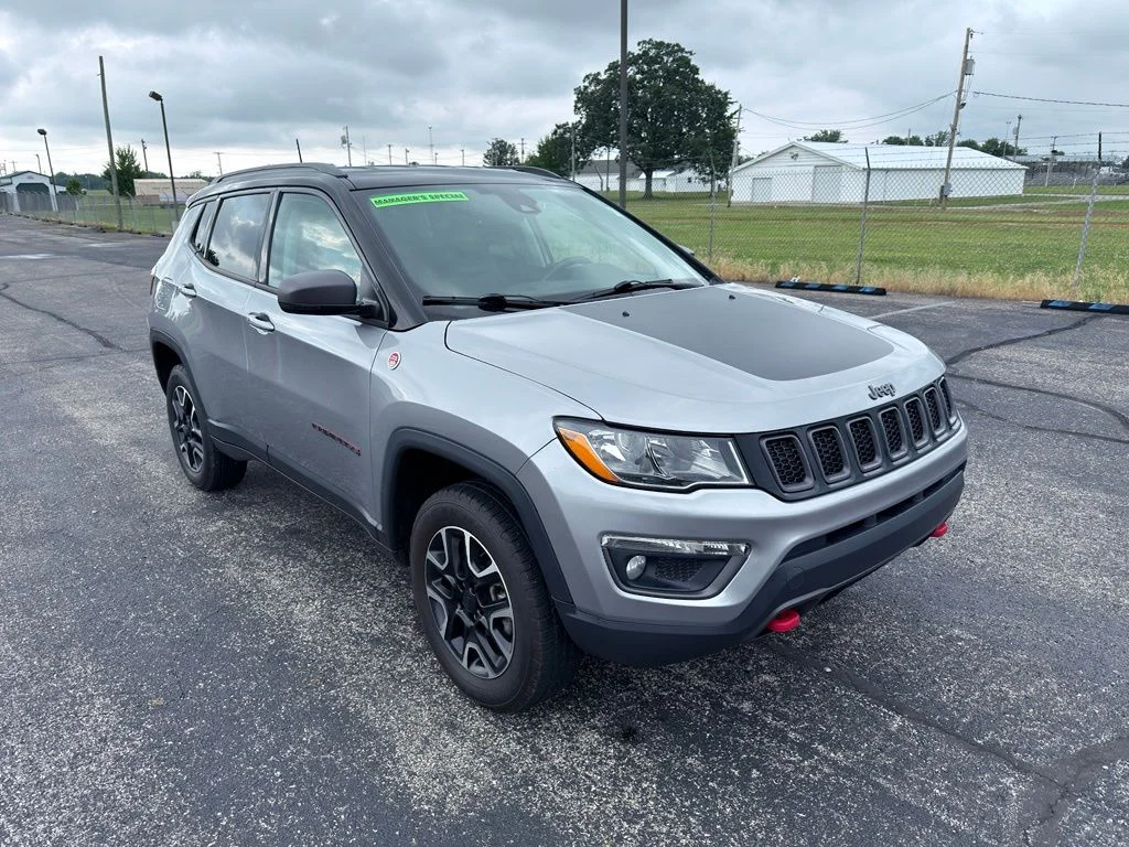 Used 2021 Silver Jeep Trailhawk image 2