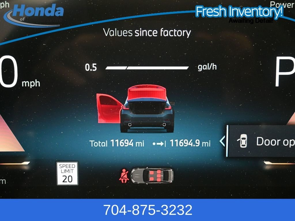 2025 BMW 3 Series 330i - Photo 11