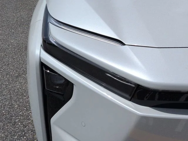 New 2026 Wind Chill Pearl Toyota XLE image 10