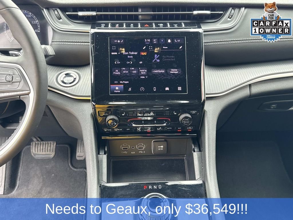 Used 2025 White Jeep Altitude image 46