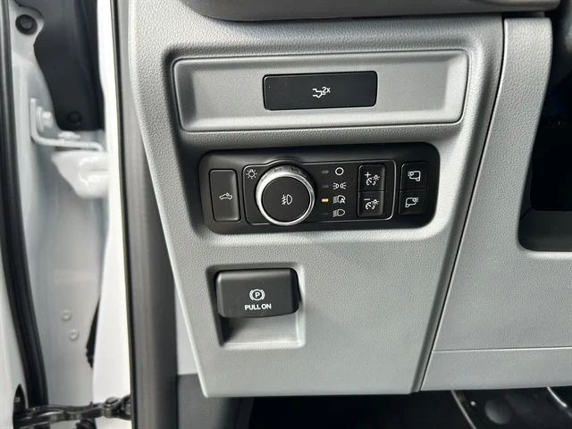 New 2026 Oxford White FORD XLT image 22