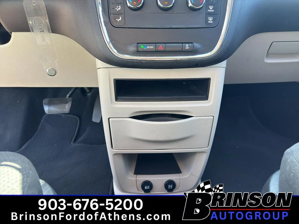 Used 2016 Granite Crystal Metallic Clearcoat Dodge American Value Pkg image 19