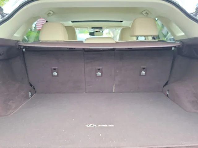 Used 2019 White Lexus 350 image 7