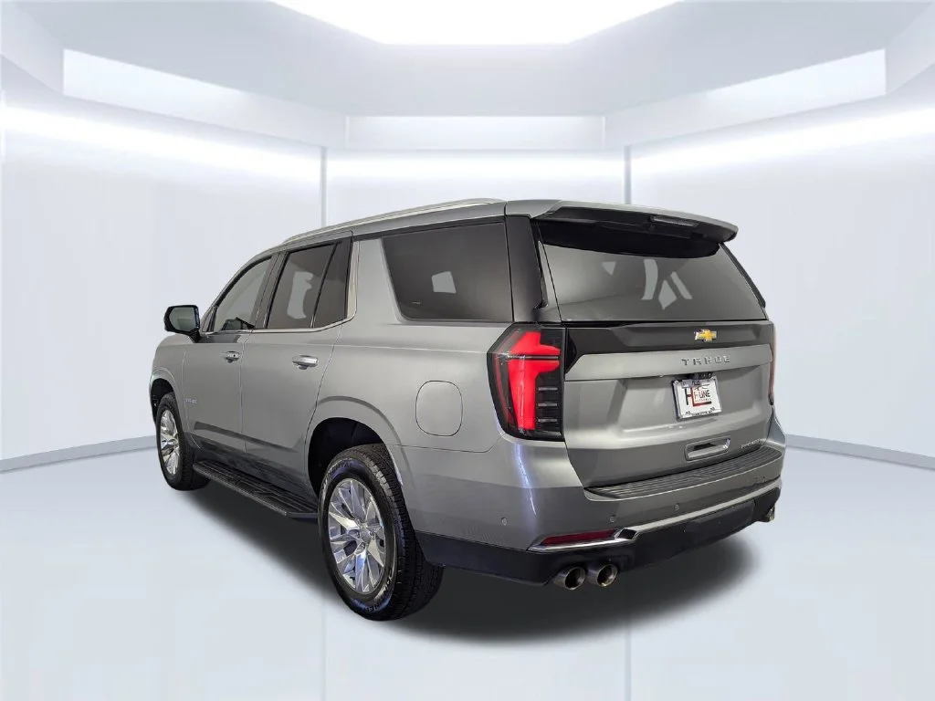Used 2025 Gray Chevrolet Premier image 19