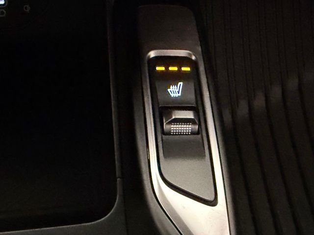 Used 2025 Everlasting Silver Kia X-Line EX image 37