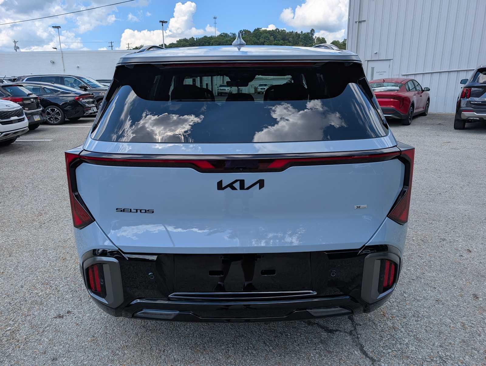 New 2027 Pale Gray Kia X-Line S image 8