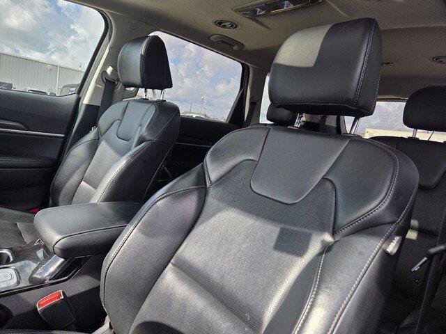 Used 2025 Dark Moss Kia S image 13