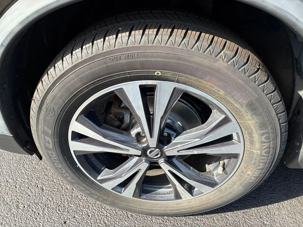 Certified Used 2017 Black Nissan SL image 12