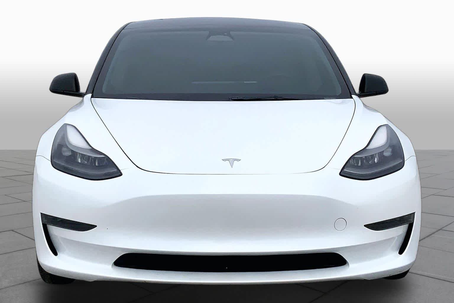 Used 2023 Pearl White Multi-Coat Tesla  image 3