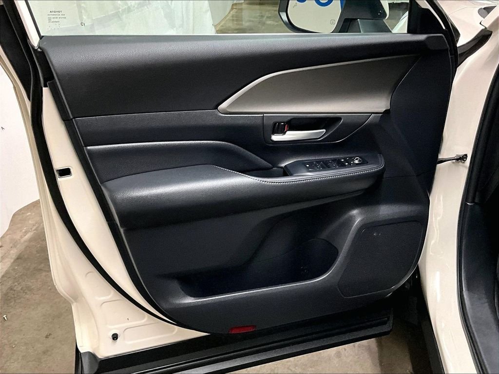 Used 2024 White Toyota XLE image 9