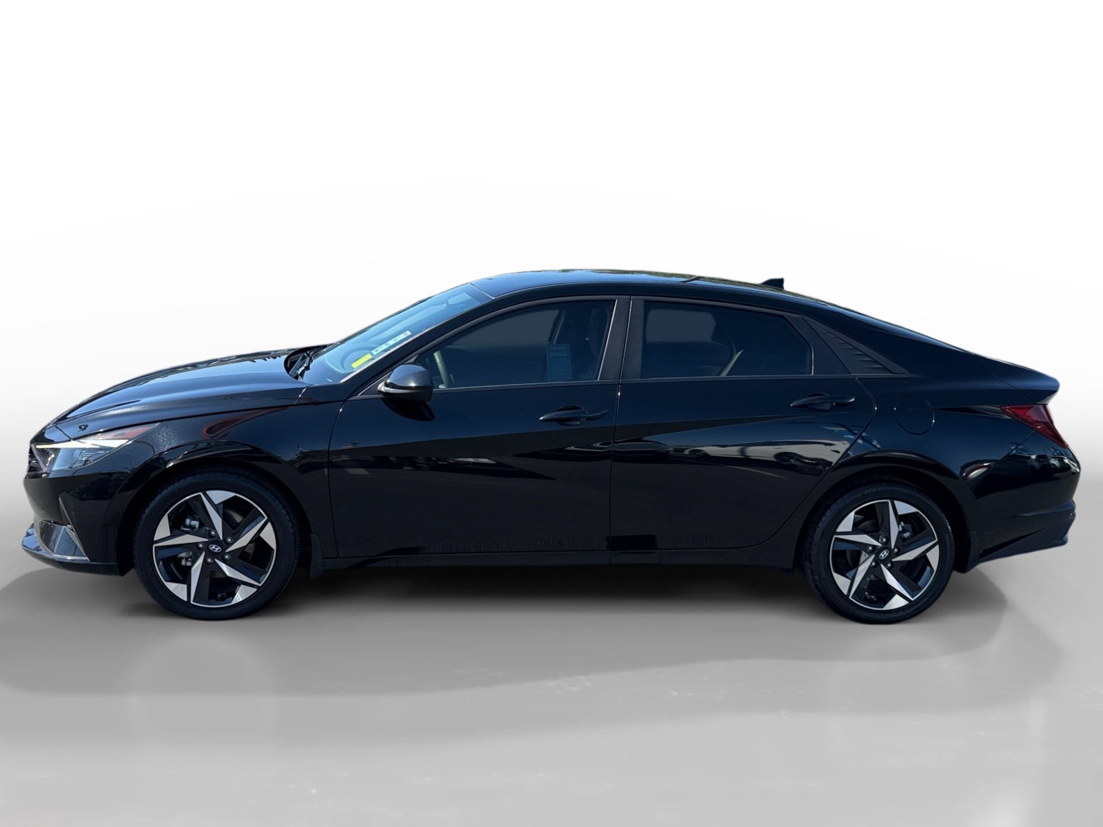 Used 2023 Onyx Black Hyundai SEL image 2