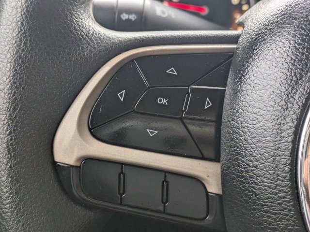 Used 2015 Silver Jeep Sport image 24