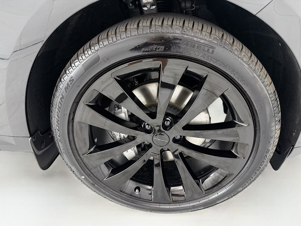 New 2026 Santorini Black LAND ROVER SE image 32