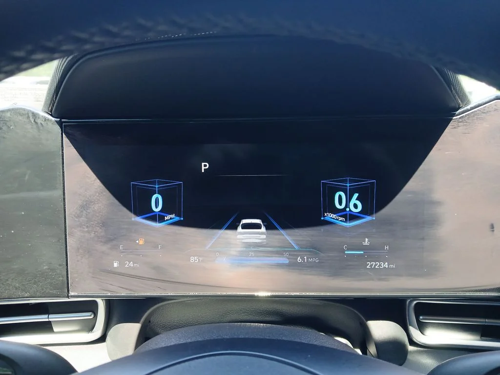 Used 2023 Black Hyundai SEL image 28