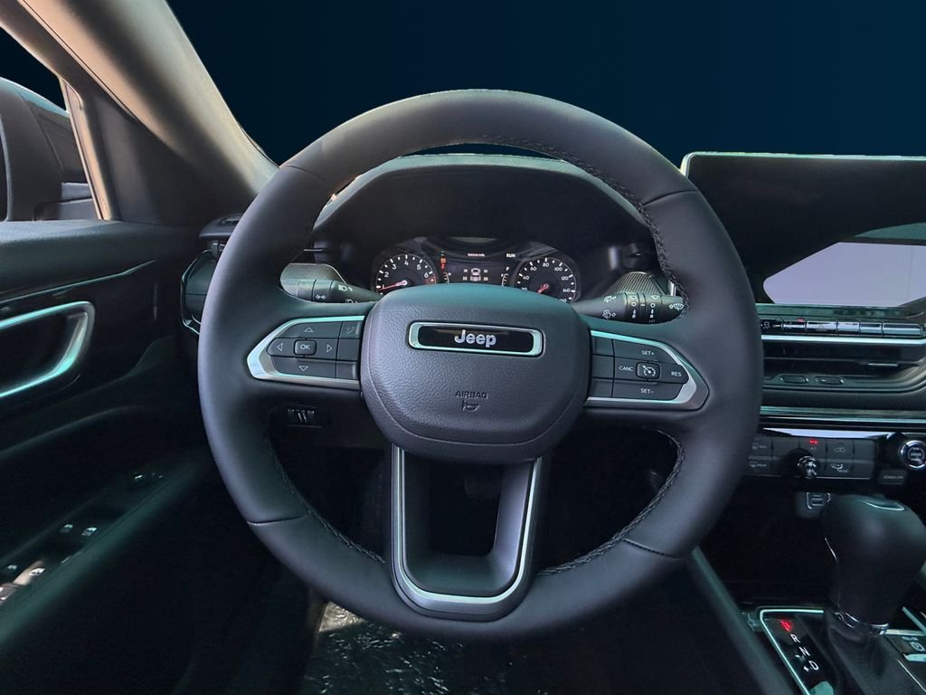 New 2026 Fathom Blue Pearl-Coat Exterior Paint Jeep Latitude image 13