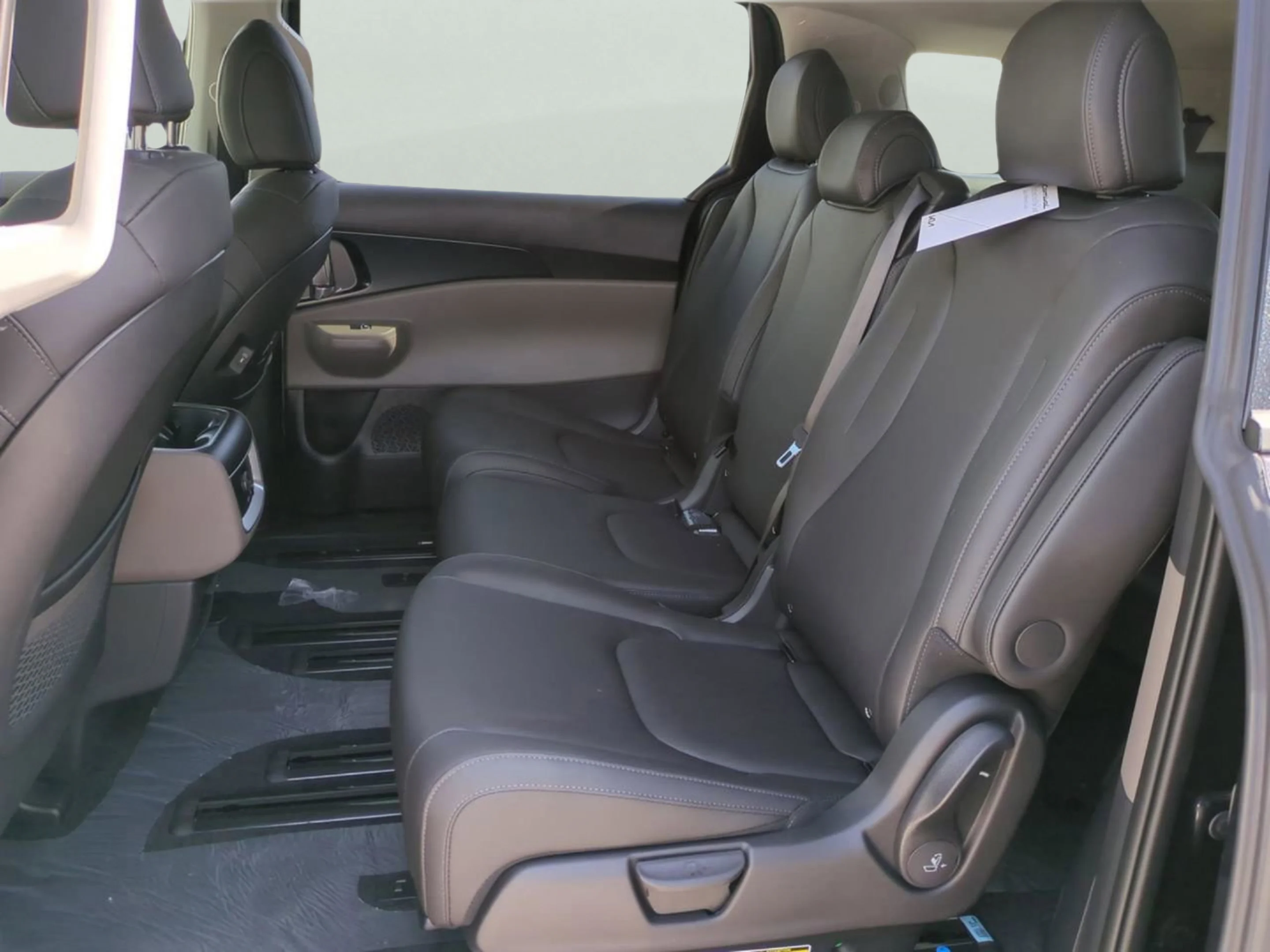 New 2026 Aurora Black Pearl Kia LXS image 13