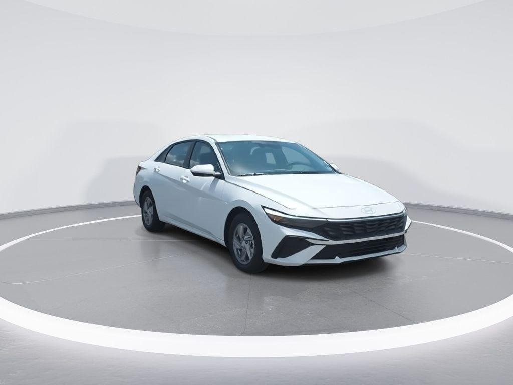 New 2026 White Hyundai SE image 2
