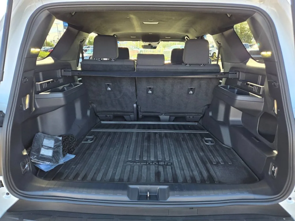 Used 2025 Wind Chill Pearl Toyota SR5 image 11