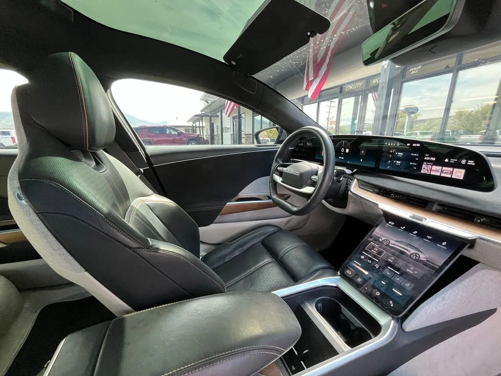 Used 2022  Lucid Grand Touring image 17