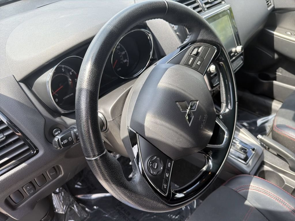 Used 2024  Mitsubishi 2.0 SE image 11