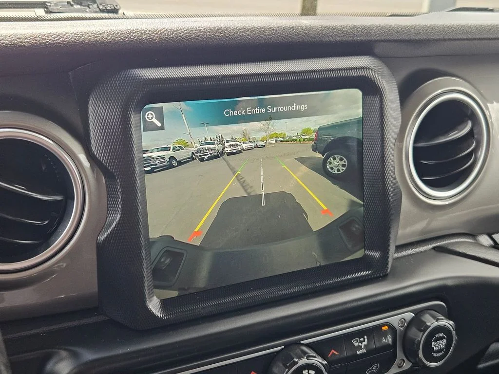 Used 2020 Black Clearcoat Jeep Overland image 19