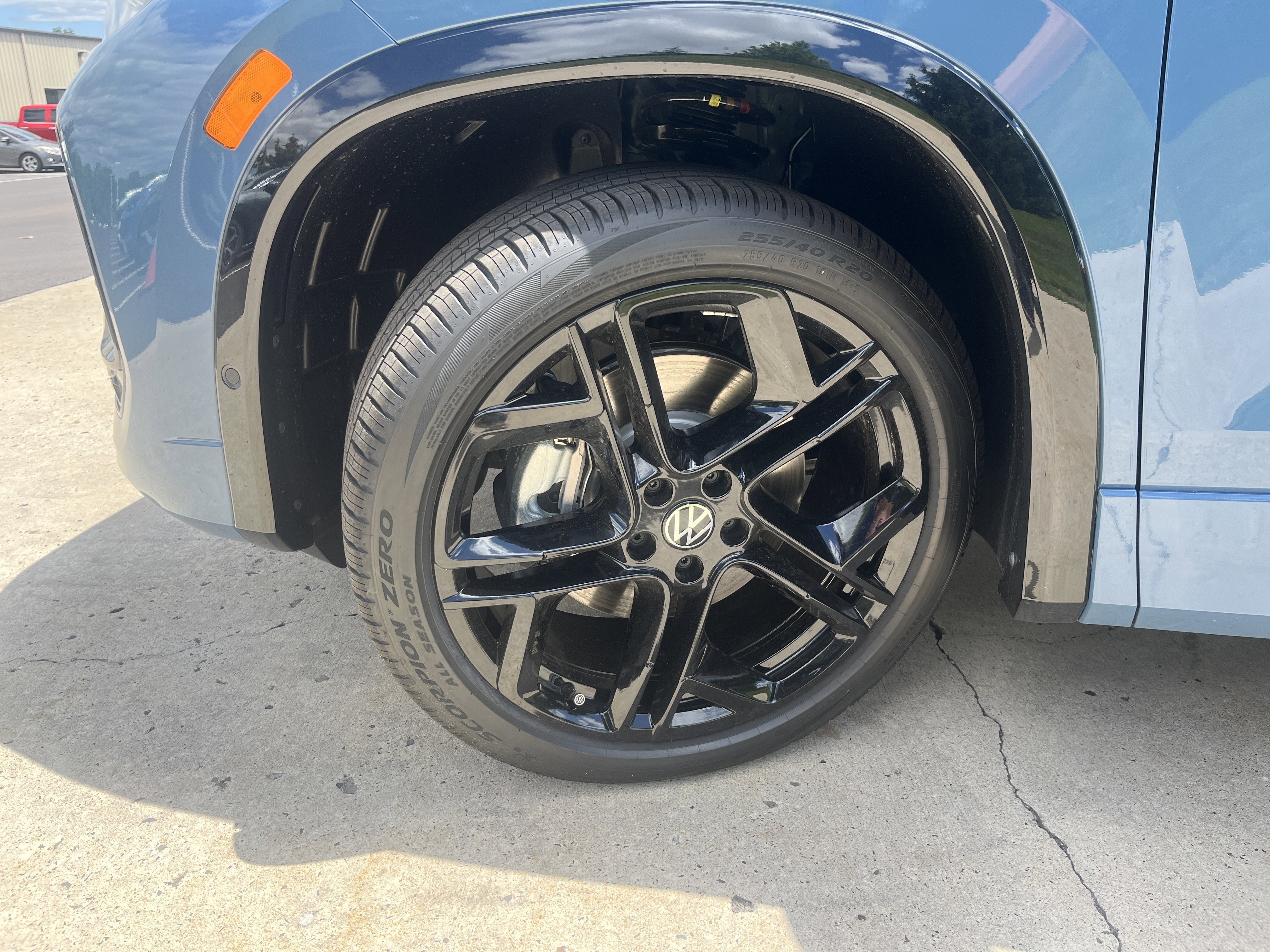 New 2026 Monterey Blue w/Deep Black Roof Volkswagen SE R-Line Black image 16