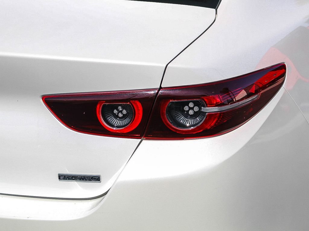 Used 2020 Snowflake White Pearl Mazda Premium image 9