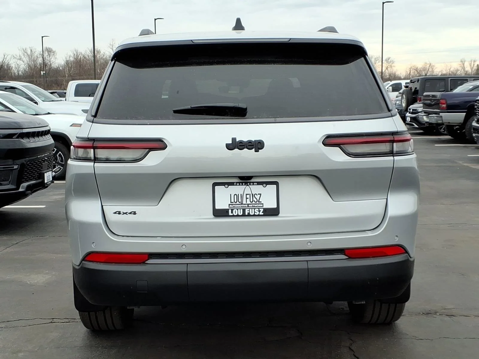 New 2026 Silver Zynith Exterior Paint Jeep Limited image 22
