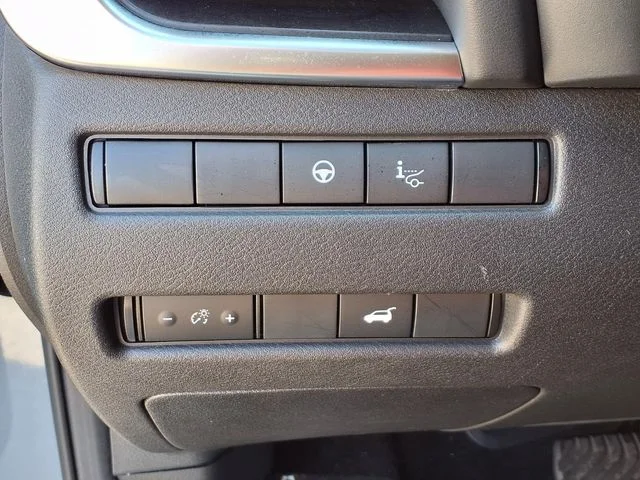 Used 2022 Gray Nissan Platinum image 14