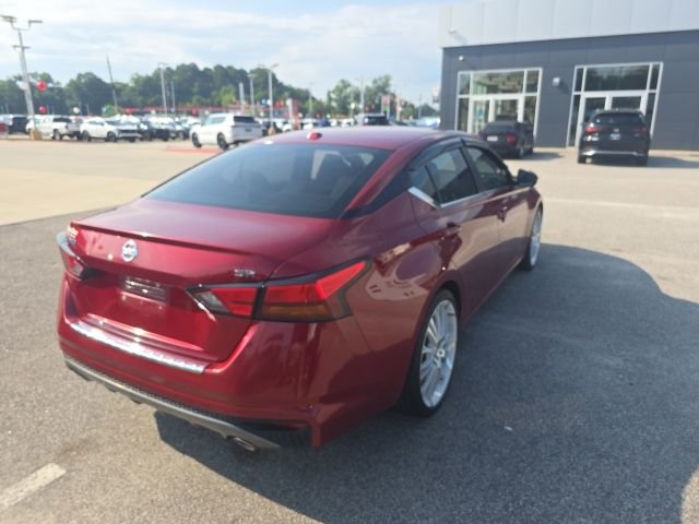 Used 2020 Red Nissan 2.5 SR image 6