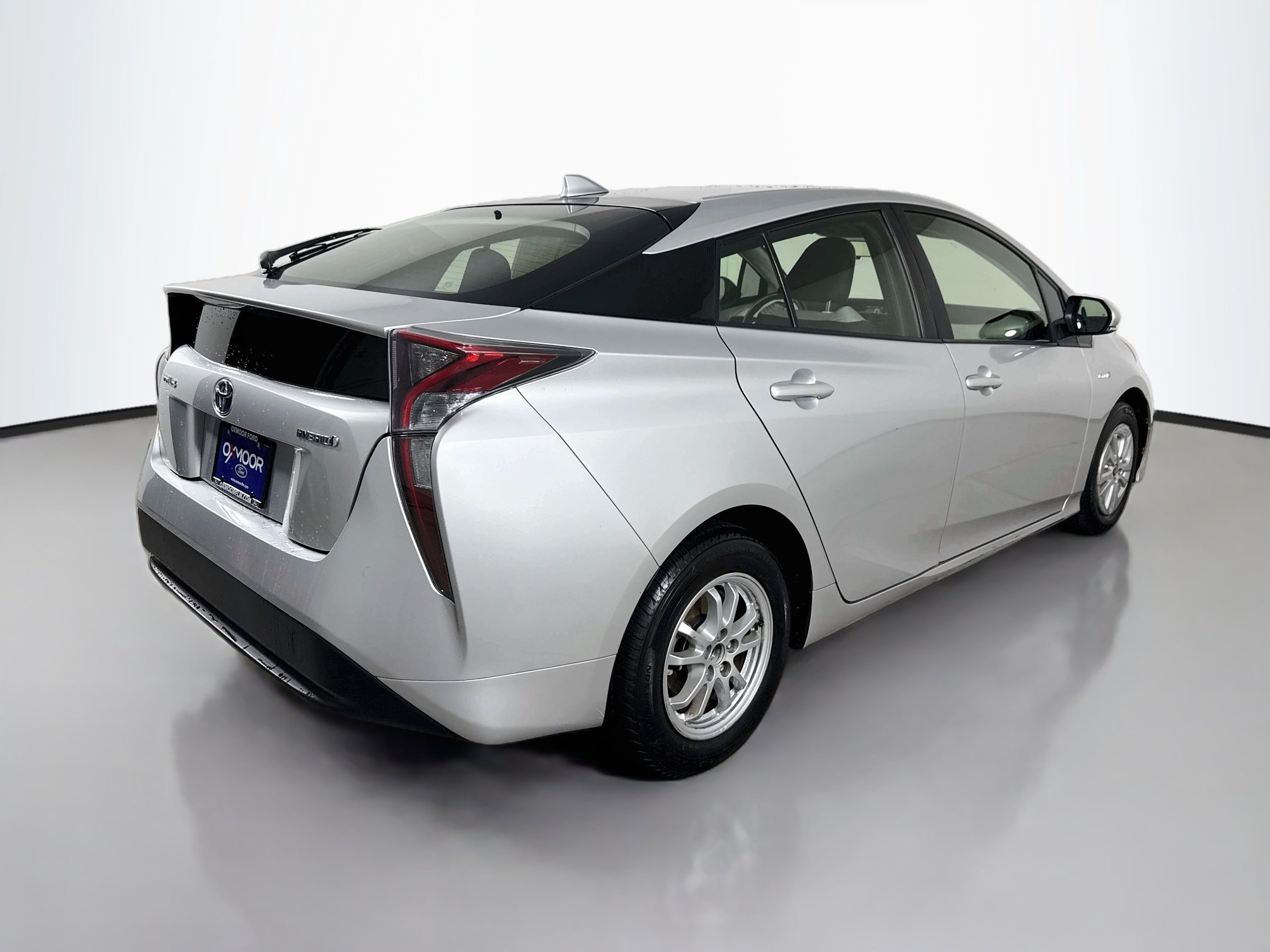 Used 2016 Classic Silver Metallic Toyota Two image 12