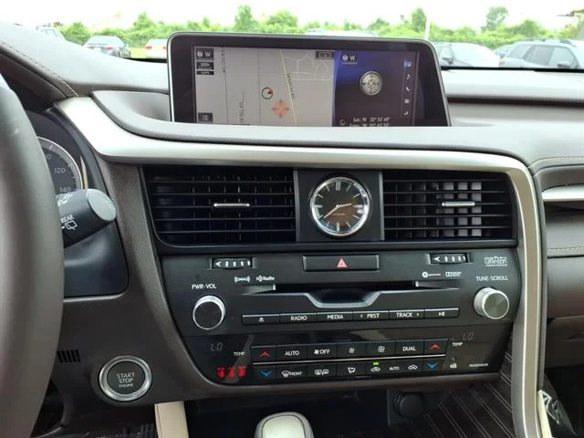Used 2019 EMINENT WHITE PEA Lexus Base image 16