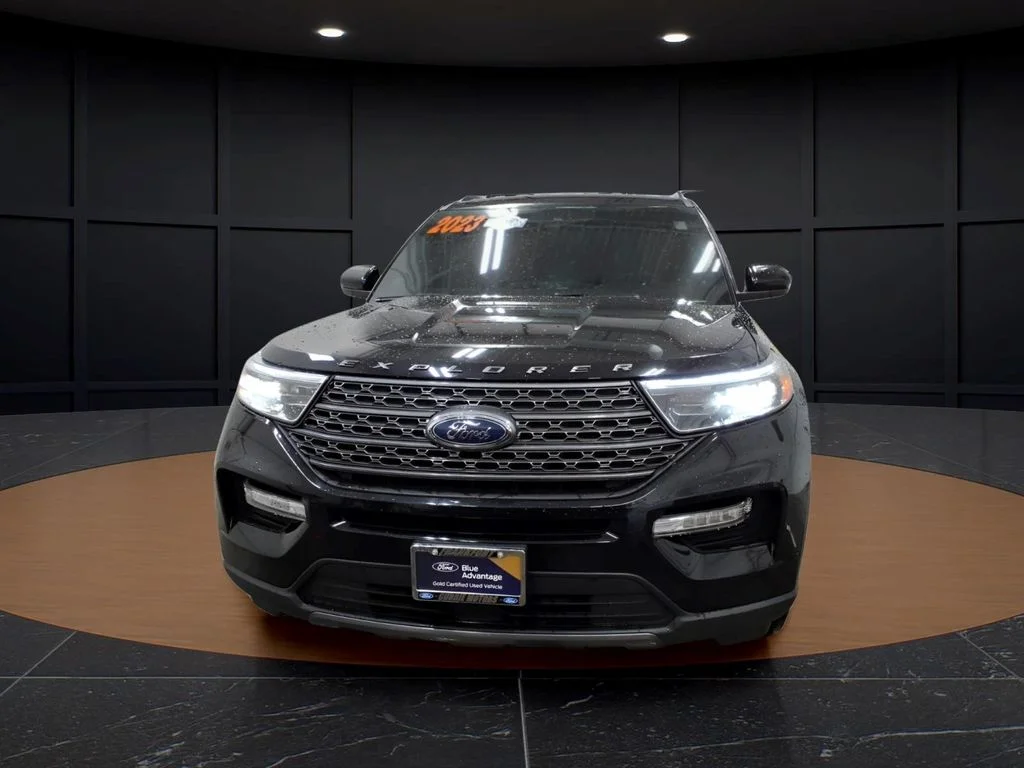Used 2023 Black Metallic Ford XLT image 2