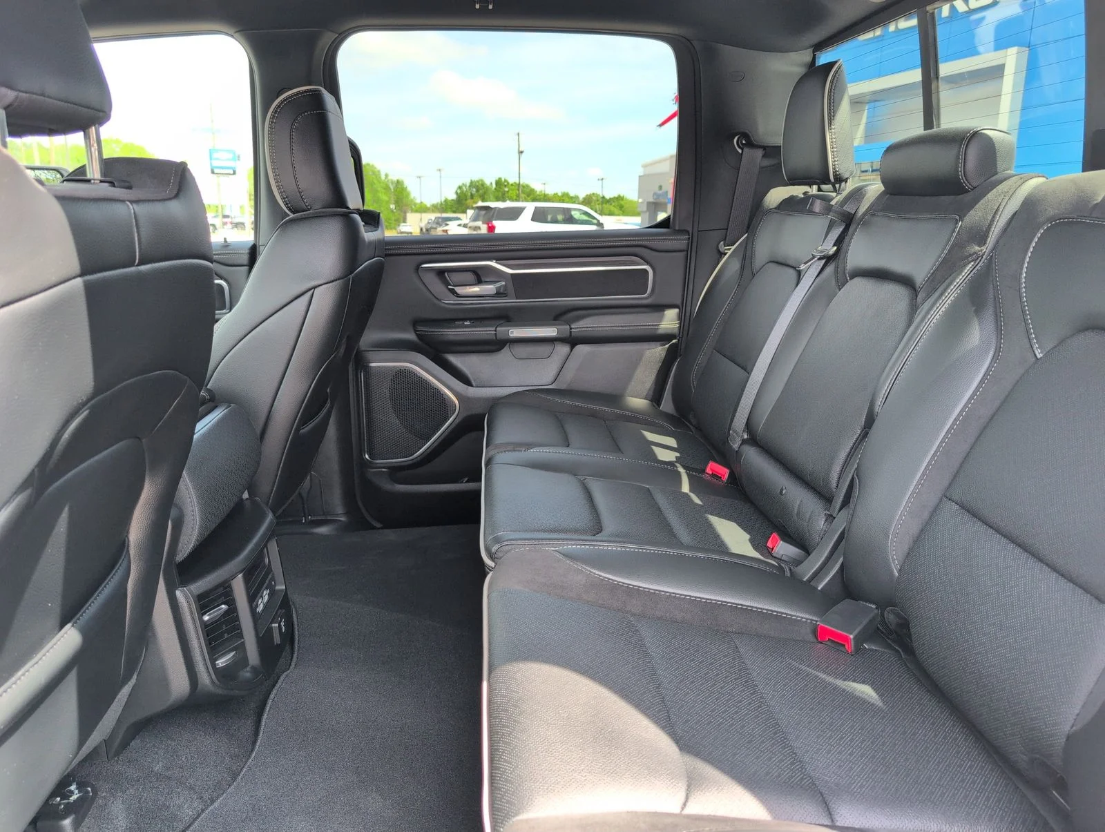Used 2025 White Ram Laramie image 29
