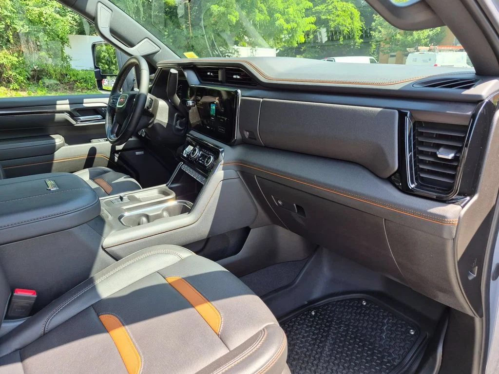 Used 2024 Gray GMC AT4 image 31