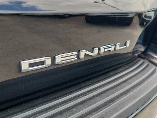 Used 2024 Onyx Black GMC Denali image 33