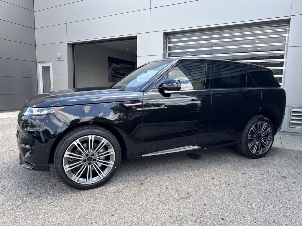 New 2026 Santorini Black Land Rover Dynamic SE image 3