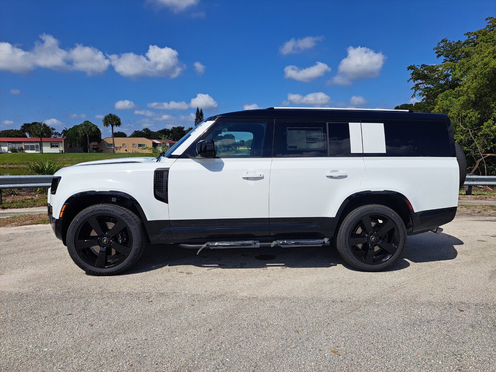 2025 Land Rover Defender V8 - Photo 5