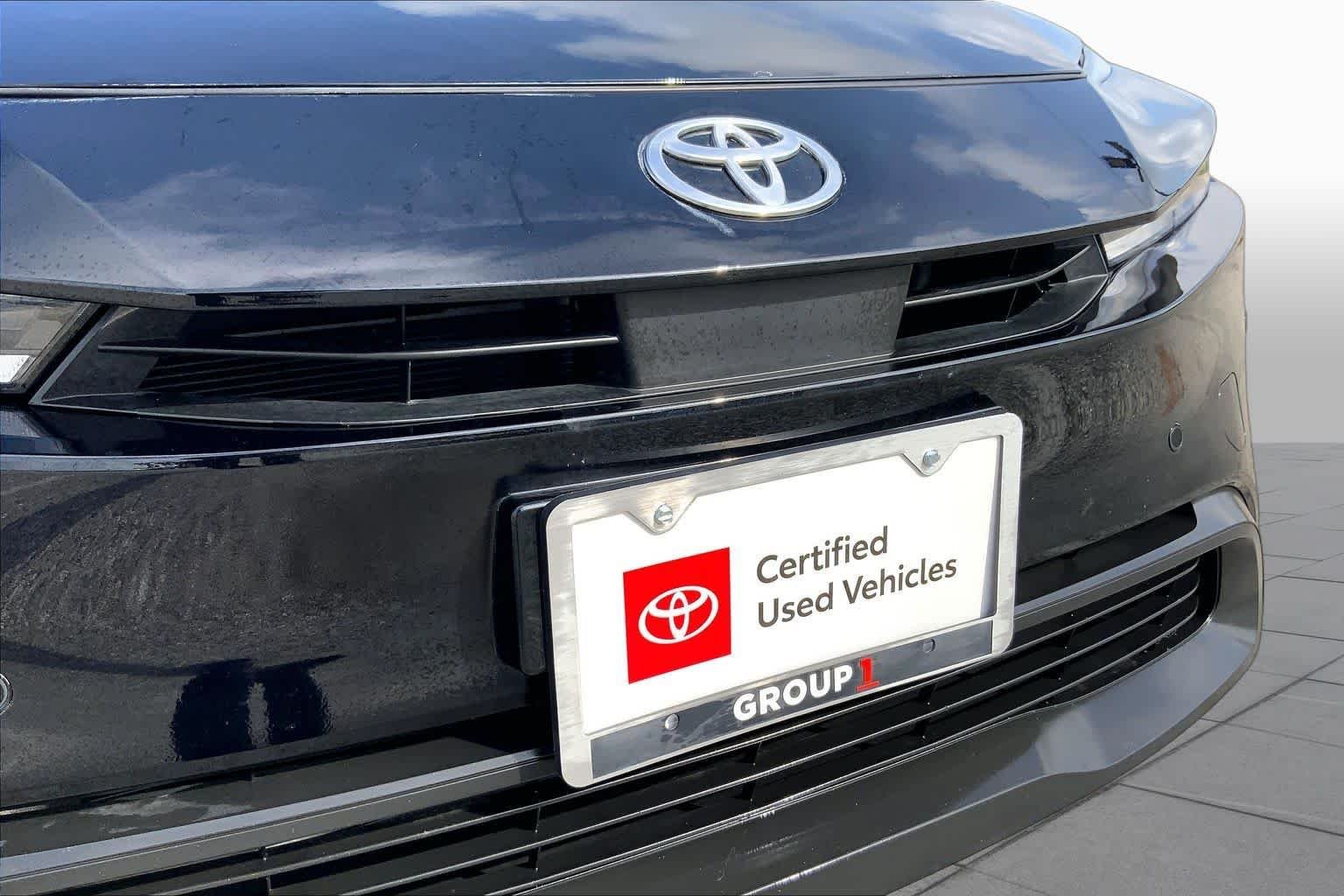 Used 2025 Midnight Black Metallic Toyota LE image 29